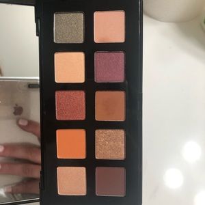 NYX eye shadow palette